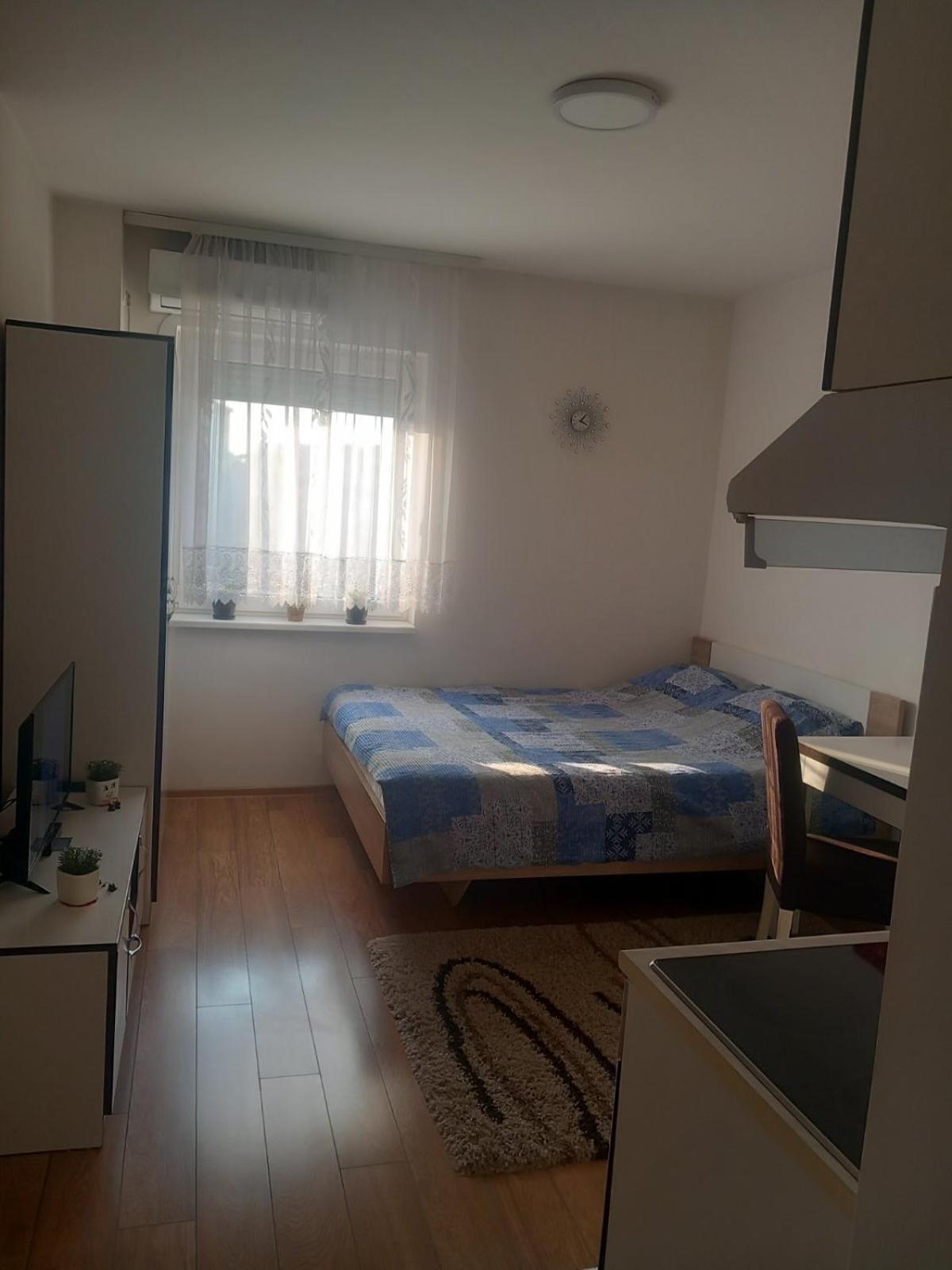 Appartamento Stan Na Dan Loznica Esterno foto